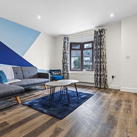 Walsall - 4 Bedroom House, Wi-Fi, Garden , Sleeps 8 - Jrr Stays Bescot Экстерьер фото